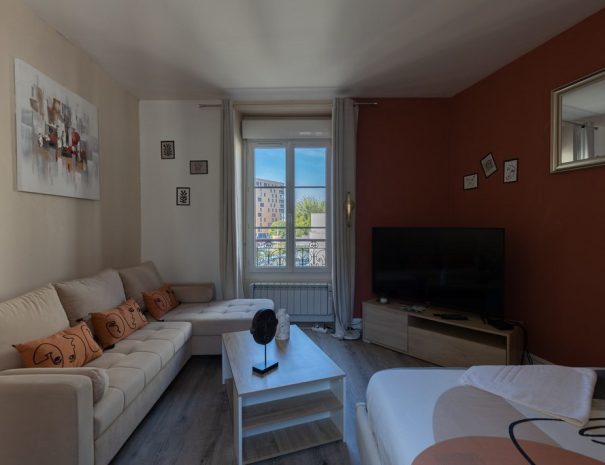 Résidence Kméléon : Logements de courte durée au Mans. Passez d'agréables séjours en famille, entre amis ou pour le travail.